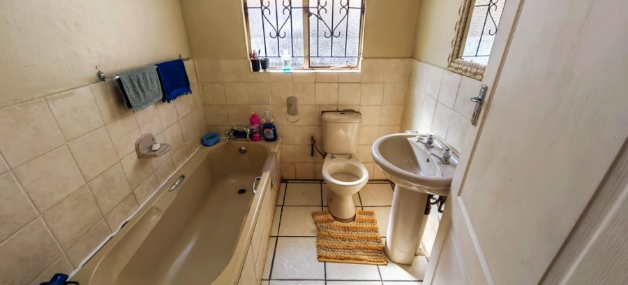 2 Bedroom Property for Sale in Promosa North West